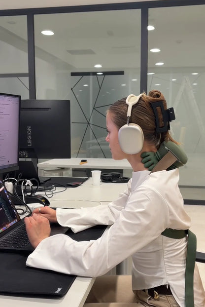 Eirvona™ Hands Free Massager